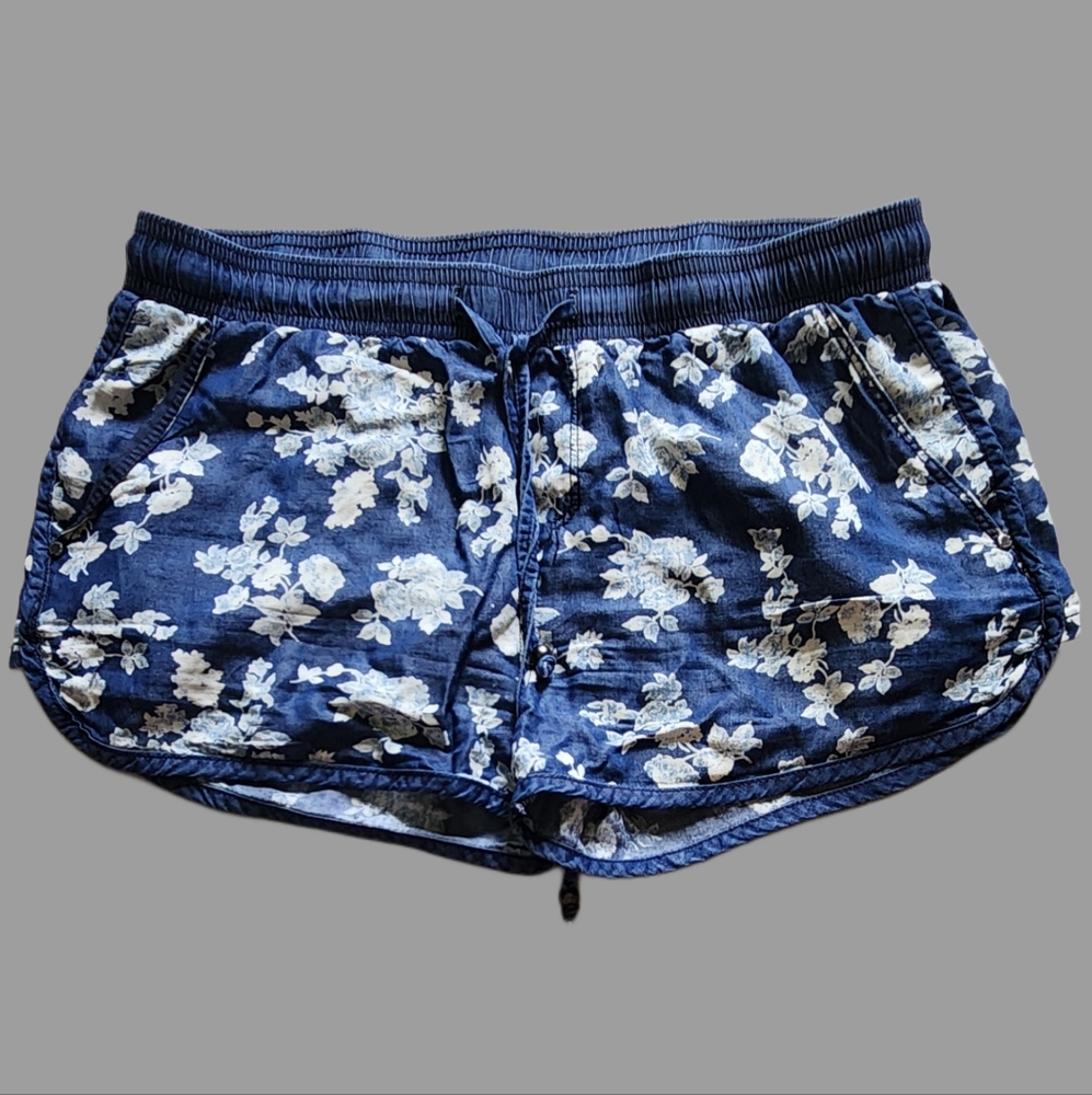 Design Lab Lord And Taylor Floral Shorts Size Small